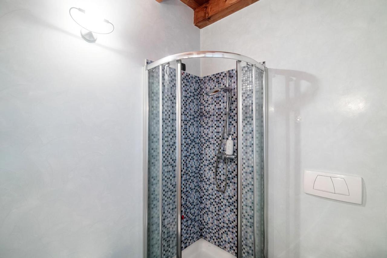 Del Pero Suite - by MyHomeInComo Exterior foto
